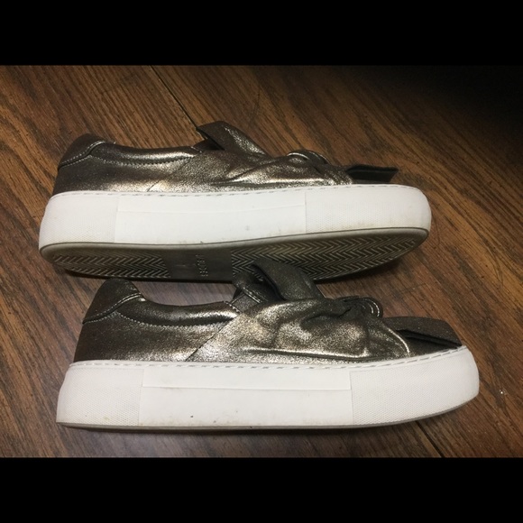 J/ SLIDE SNEAKERS GOLD 7 ribbon worn 3X slip ons - Picture 2 of 6